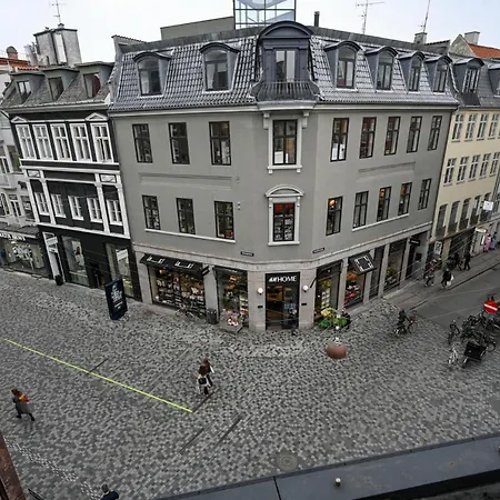 Sanders Merchant - Dreamy Three-bedroom With Terrace *