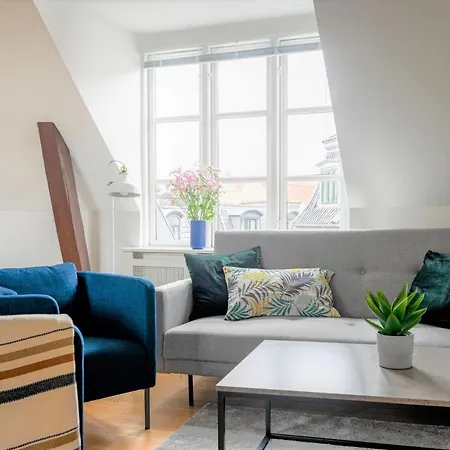 Apartment Sanders Merchant - Dreamy Three-bedroom With Terrace