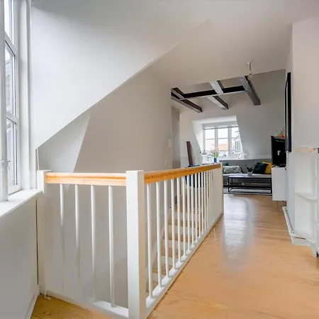 Apartment Sanders Merchant - Dreamy Three-bedroom With Terrace