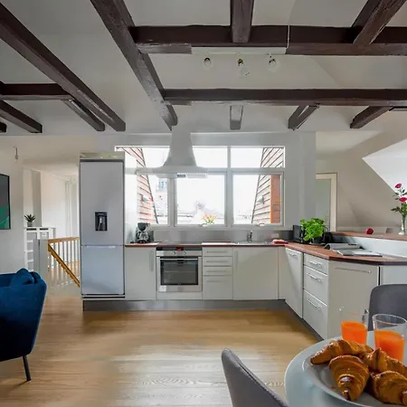 Sanders Merchant - Dreamy Three-bedroom With Terrace Apartment